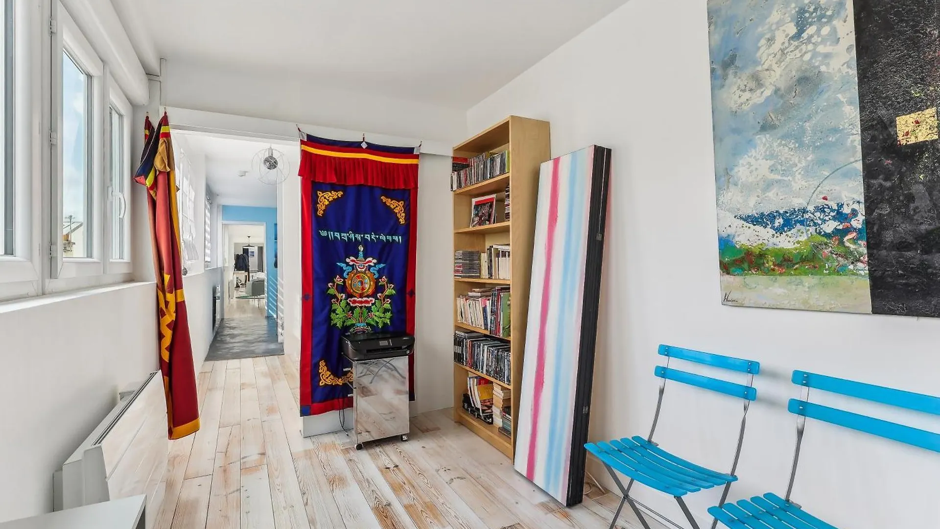 Ancien Atelier Atypique Tres Lumineux By Weekome Paris Apartment