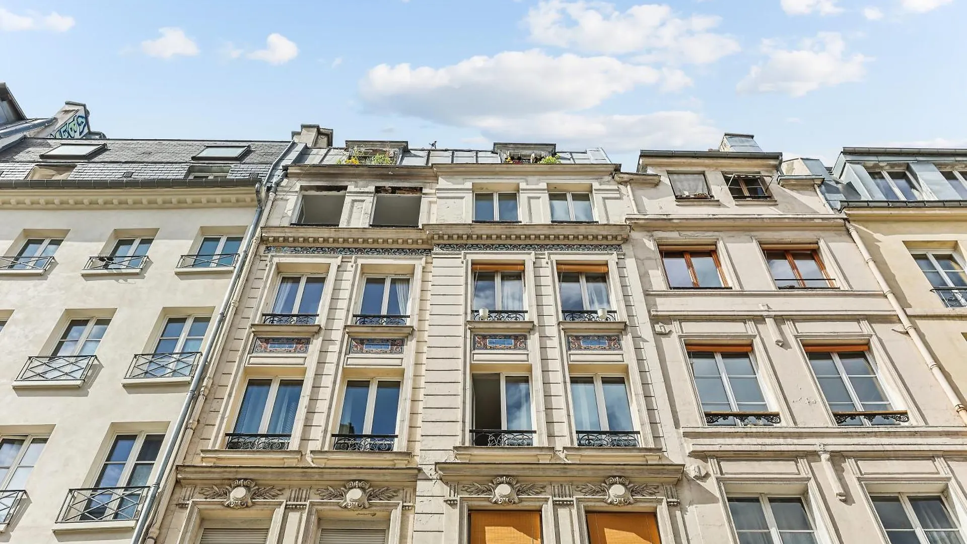 Apartment Ancien Atelier Atypique Tres Lumineux By Weekome Paris