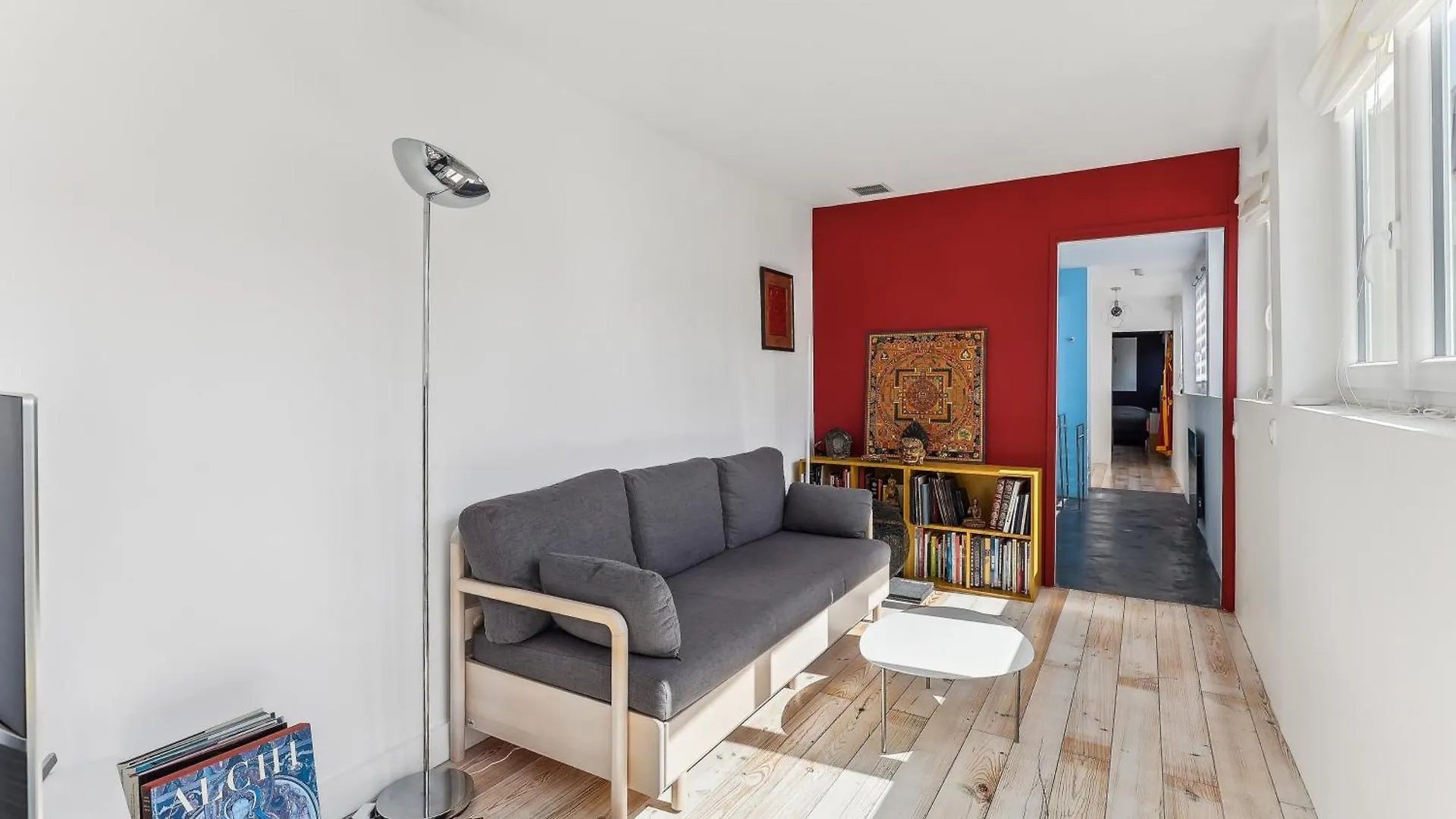 Ancien Atelier Atypique Tres Lumineux By Weekome Paris