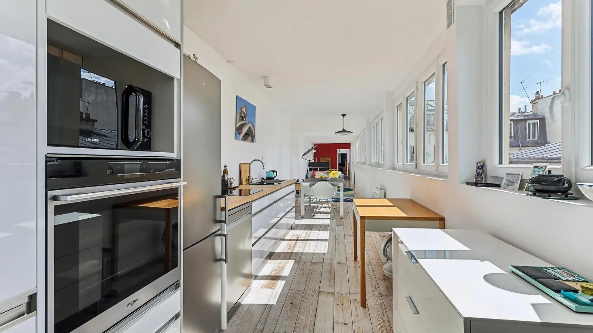 Ancien Atelier Atypique Tres Lumineux By Weekome Paris France