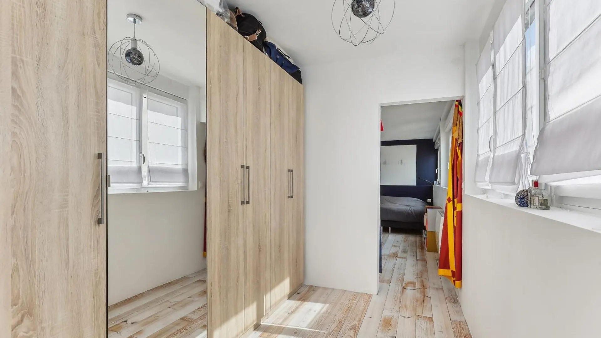 Apartment Ancien Atelier Atypique Tres Lumineux By Weekome Paris France